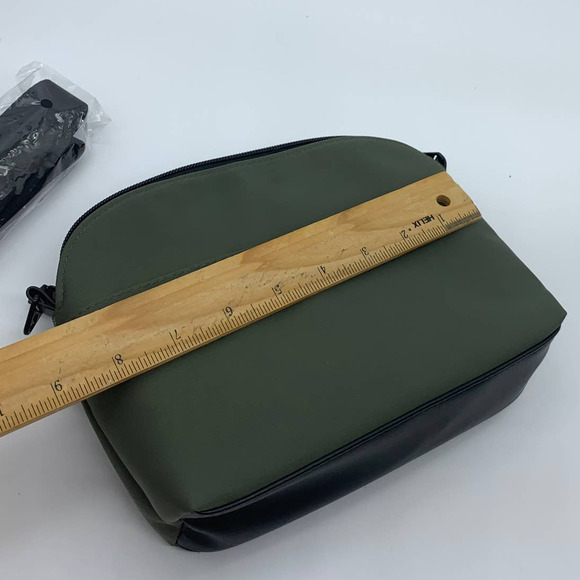 IHKWIP Triple Zip Crossbody w/ Removable Card Case Green Military Olive - Picture 3 of 11